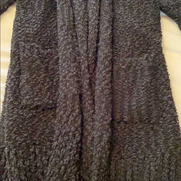 Like new! Black cardigan - Picture 3 of 4